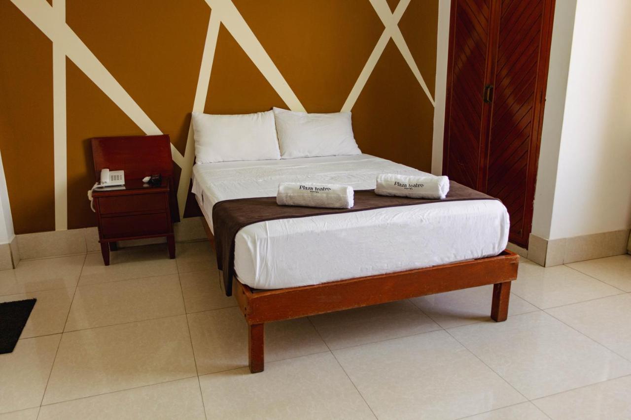Hotel Plaza Teatro Chiclayo Buitenkant foto