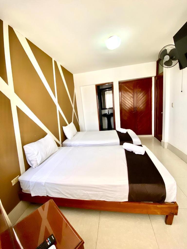 Hotel Plaza Teatro Chiclayo Buitenkant foto